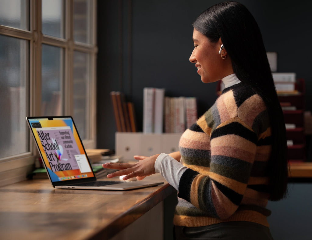 Macbook Air 15" (2023) MQKT3PP/A (Silver) | M2 Chip | 8-Core CPU | 10-Core GPU | 8GB RAM | 512GB SSD