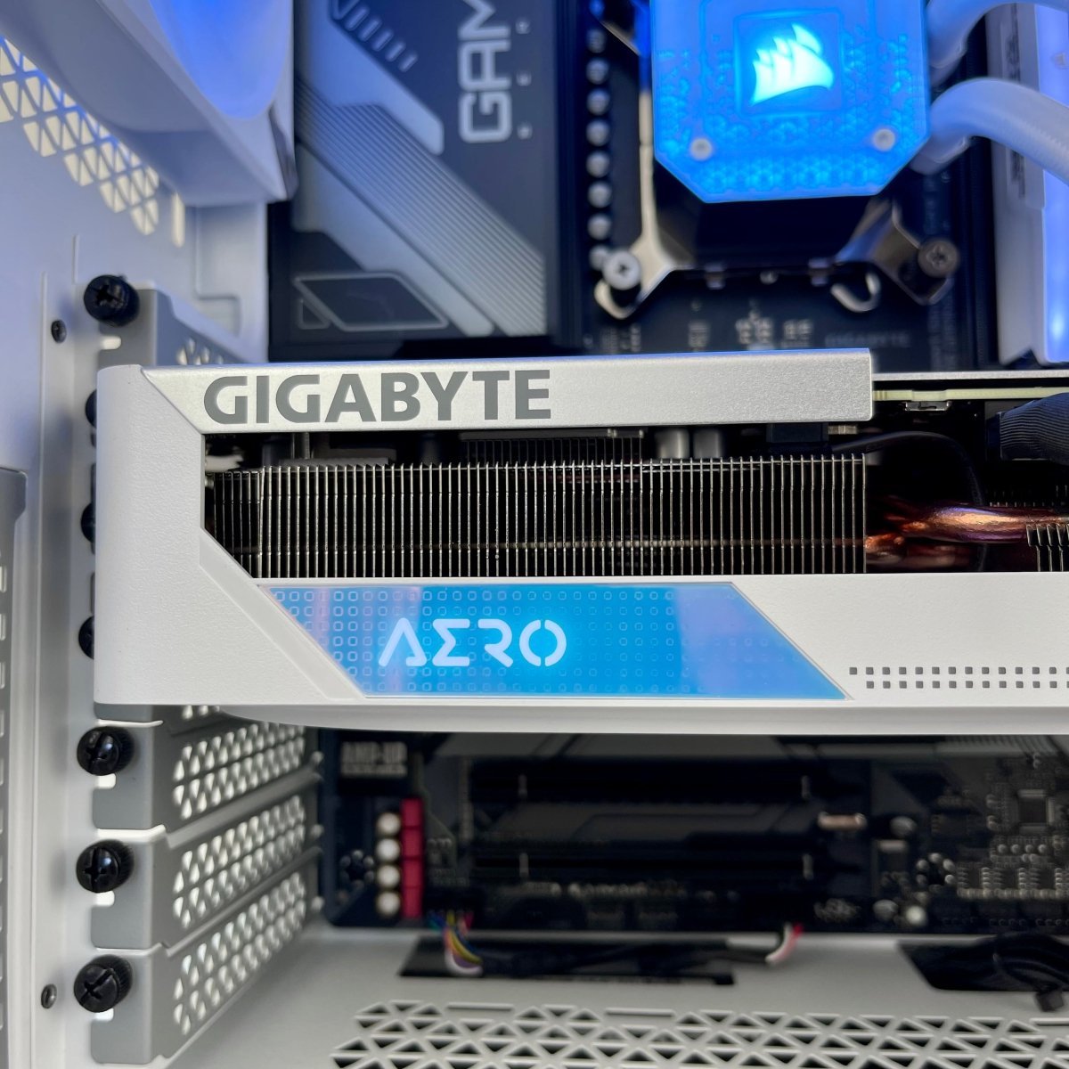 IGaming Core i7 14700KF | RTX 4070/4070 Ti | 32GB DDR5 Corsair Capellix Pro - Nectostry