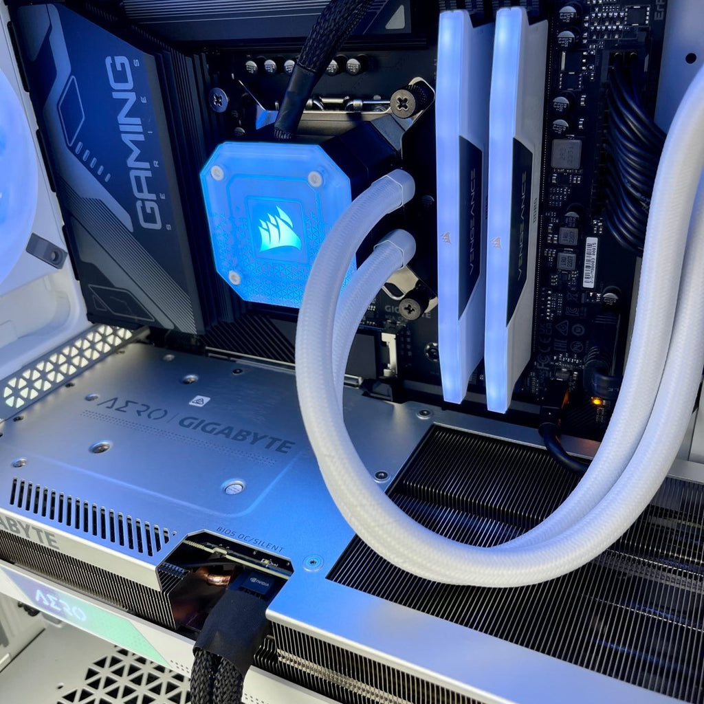 IGaming Core i7 14700KF | RTX 4070/4070 Ti | 32GB DDR5 Corsair Capellix Pro - Nectostry