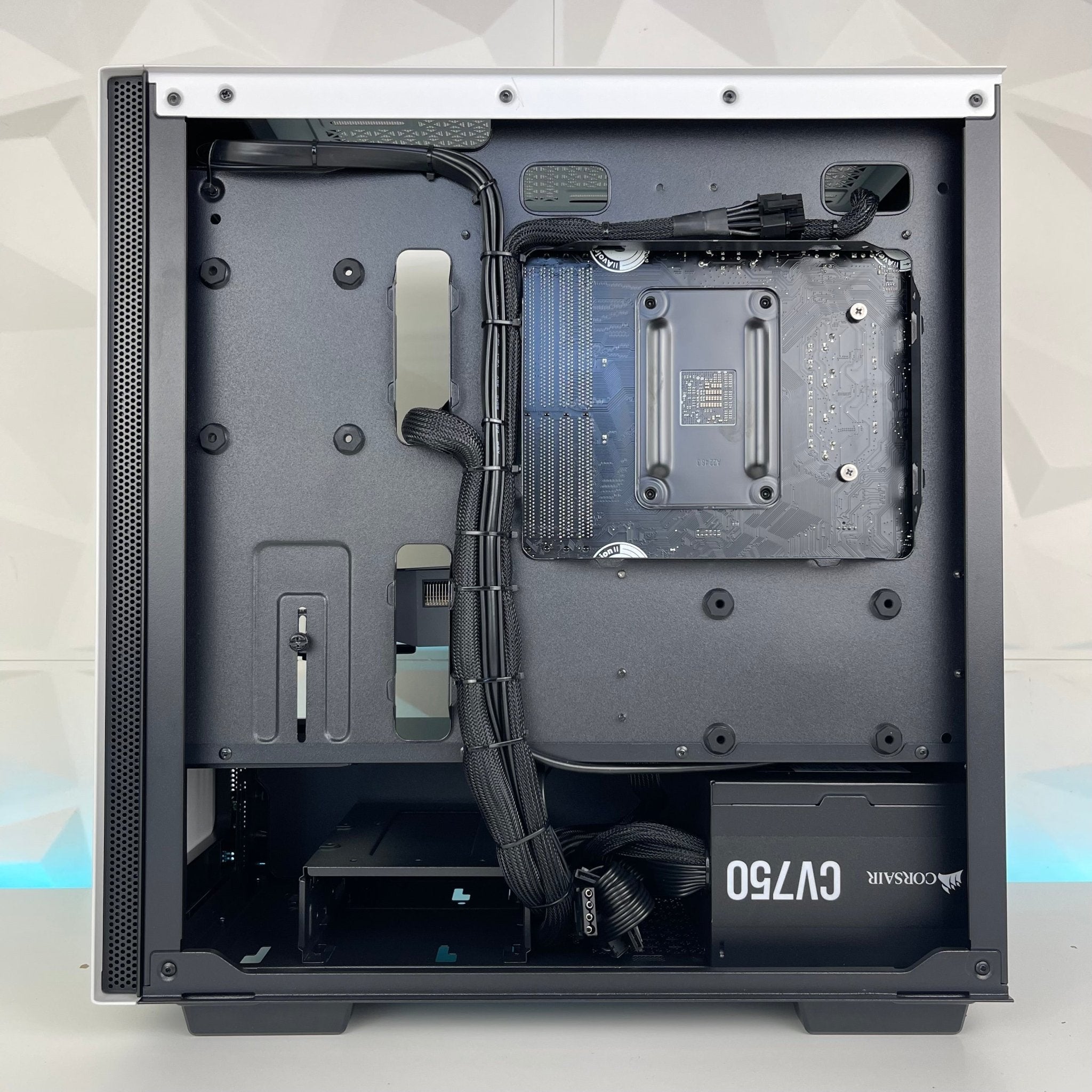 IGaming Ryzen 5 5600 | RTX 4060 Ti/4070S | Apollo Nova - Nectostry