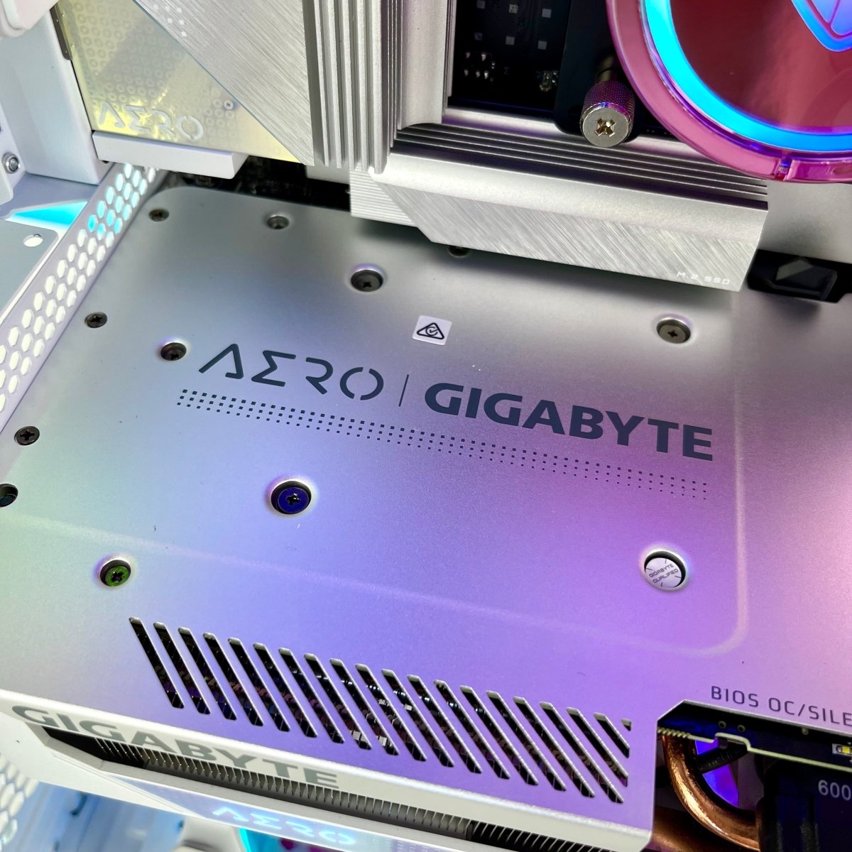 IGaming Ryzen 5 7600X | RTX 4060 - 4070 Ti | 32GB DDR5 Flamingo Frenzy - Nectostry